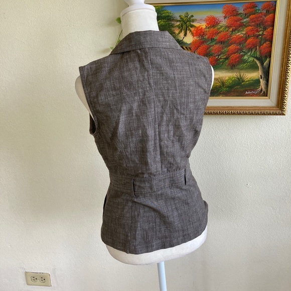 Fitted doubles breasted vest - Picture 8 of 8